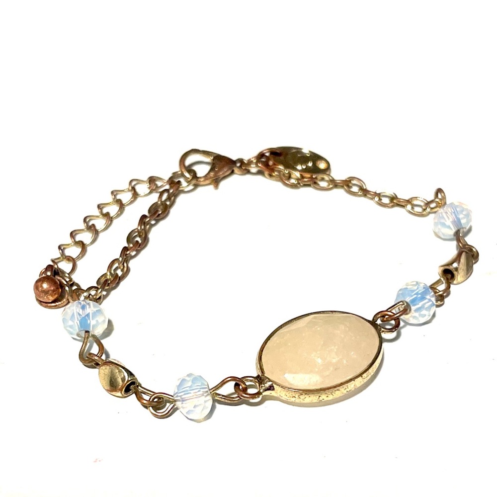 Elegant Gold Tone and Cream Stone Bracelet